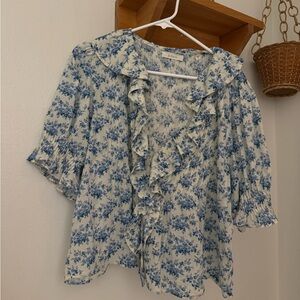 Doen Blue and White Floral Ruffle Blouse